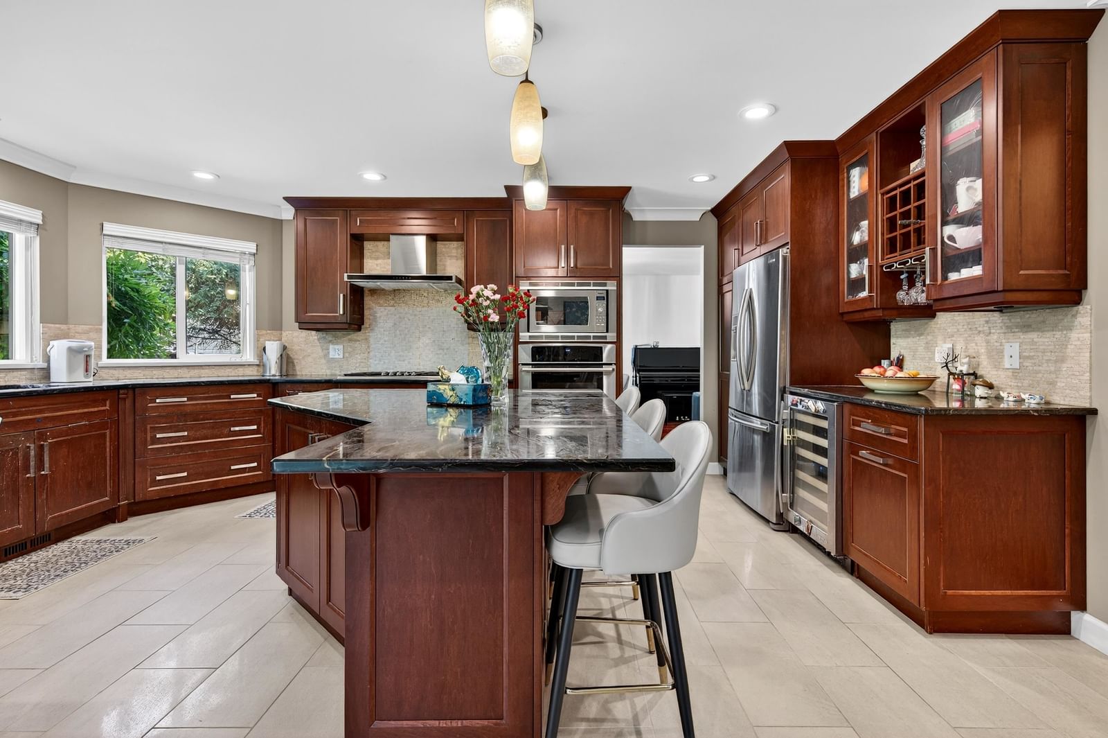 Listing Image 12