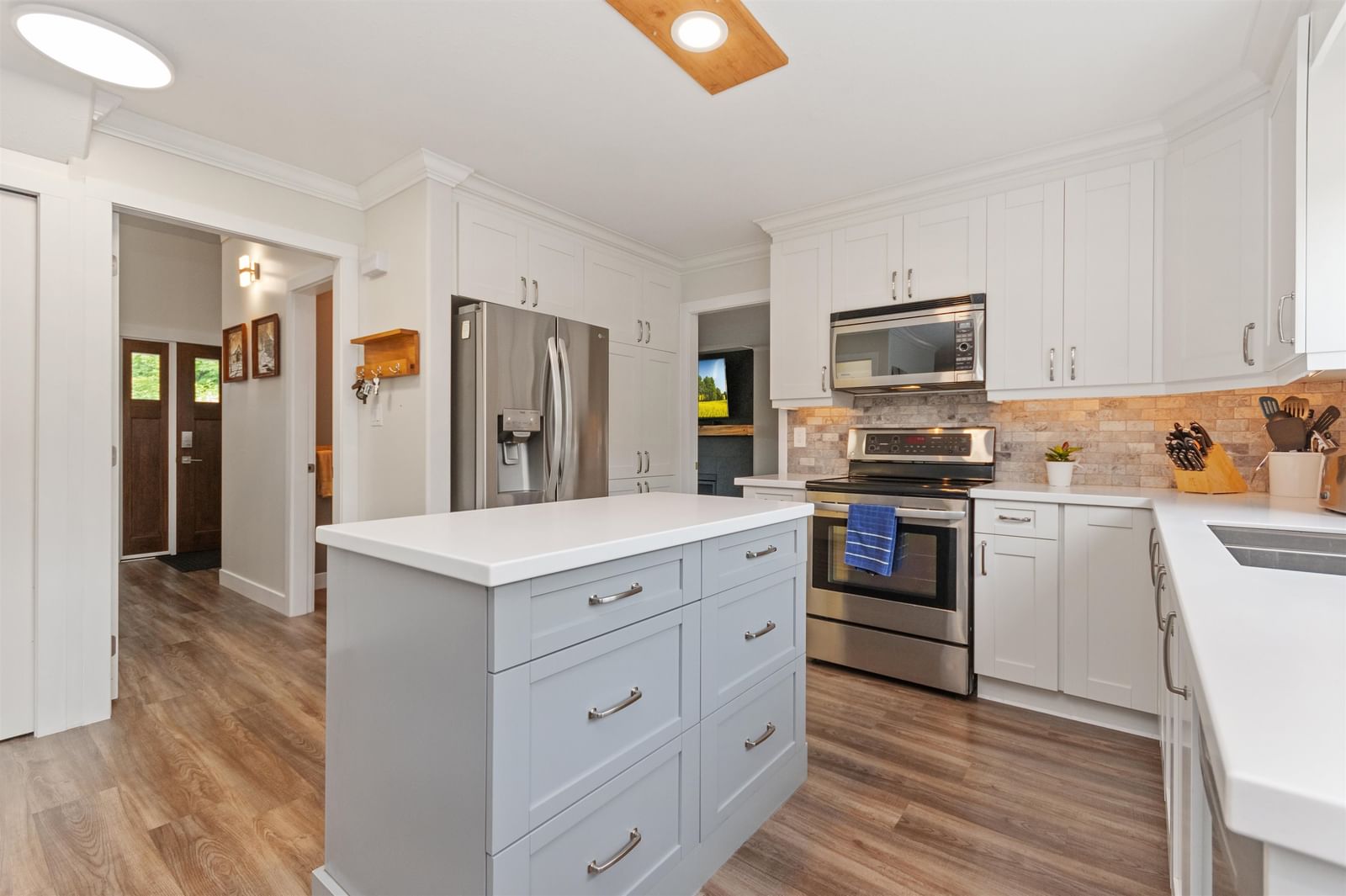 Listing Image 10