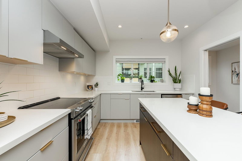 202 - 80 Elgin Street, Port Moody, V3H 0M6 | Image 3