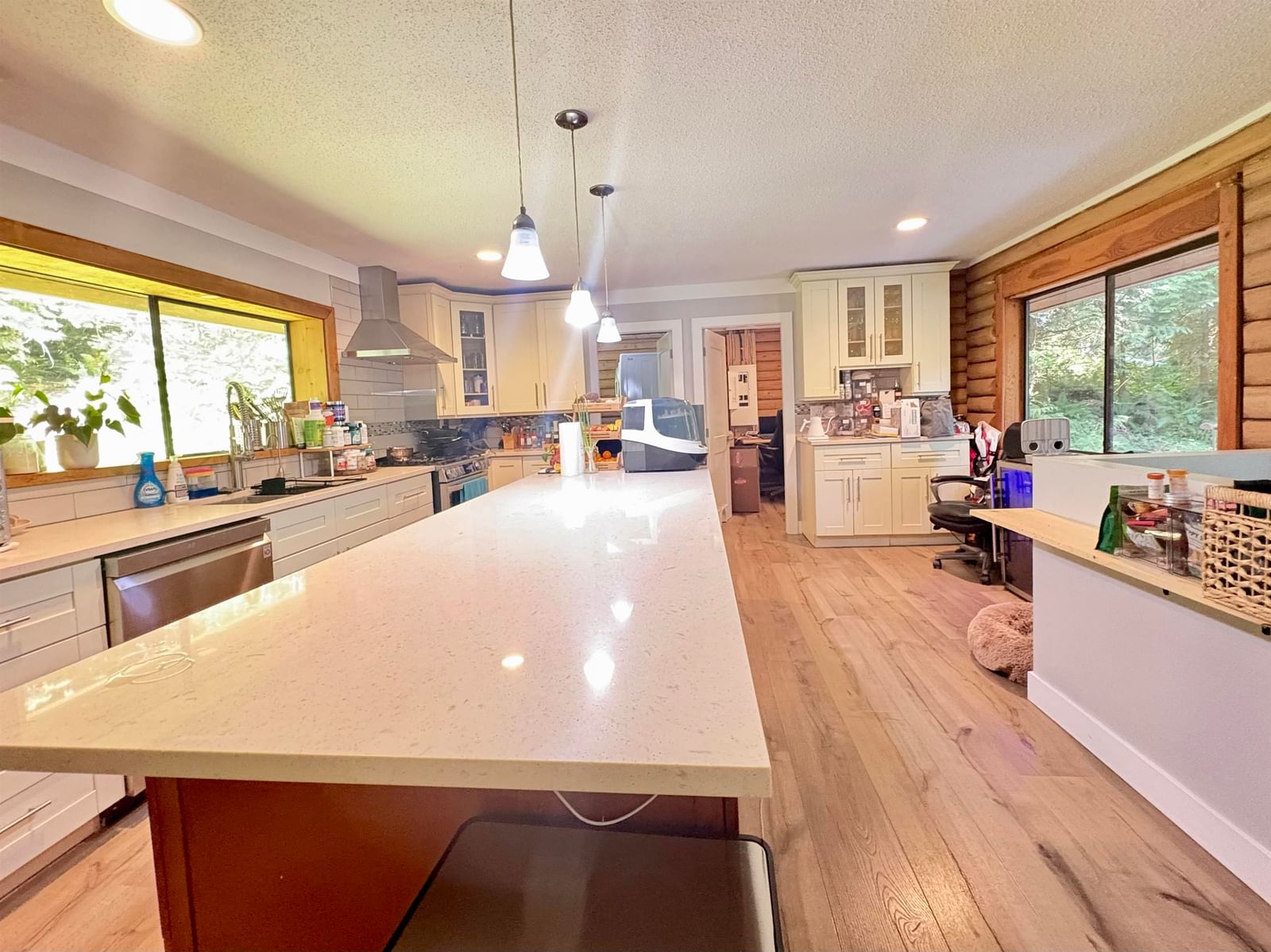 Listing Image 13