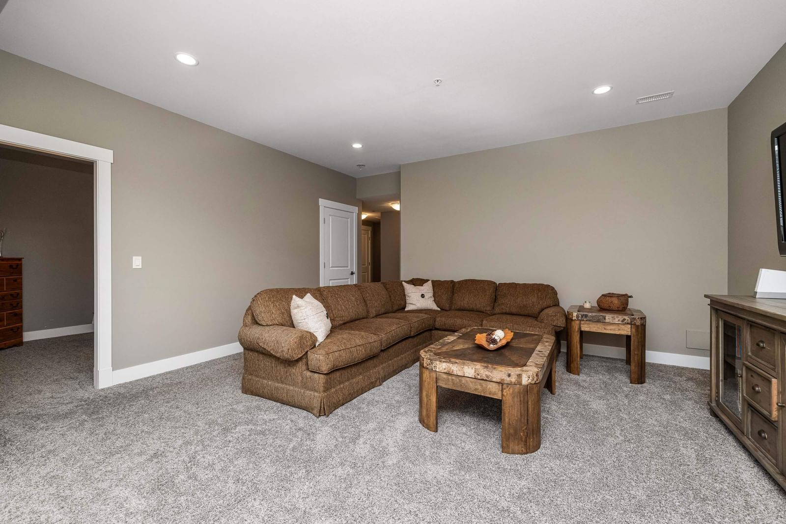 Listing Image 27