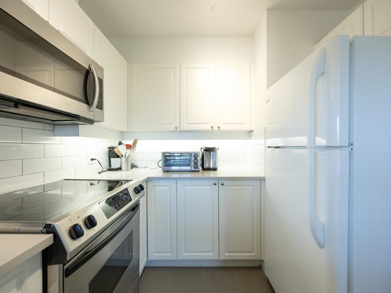 Listing Image 8