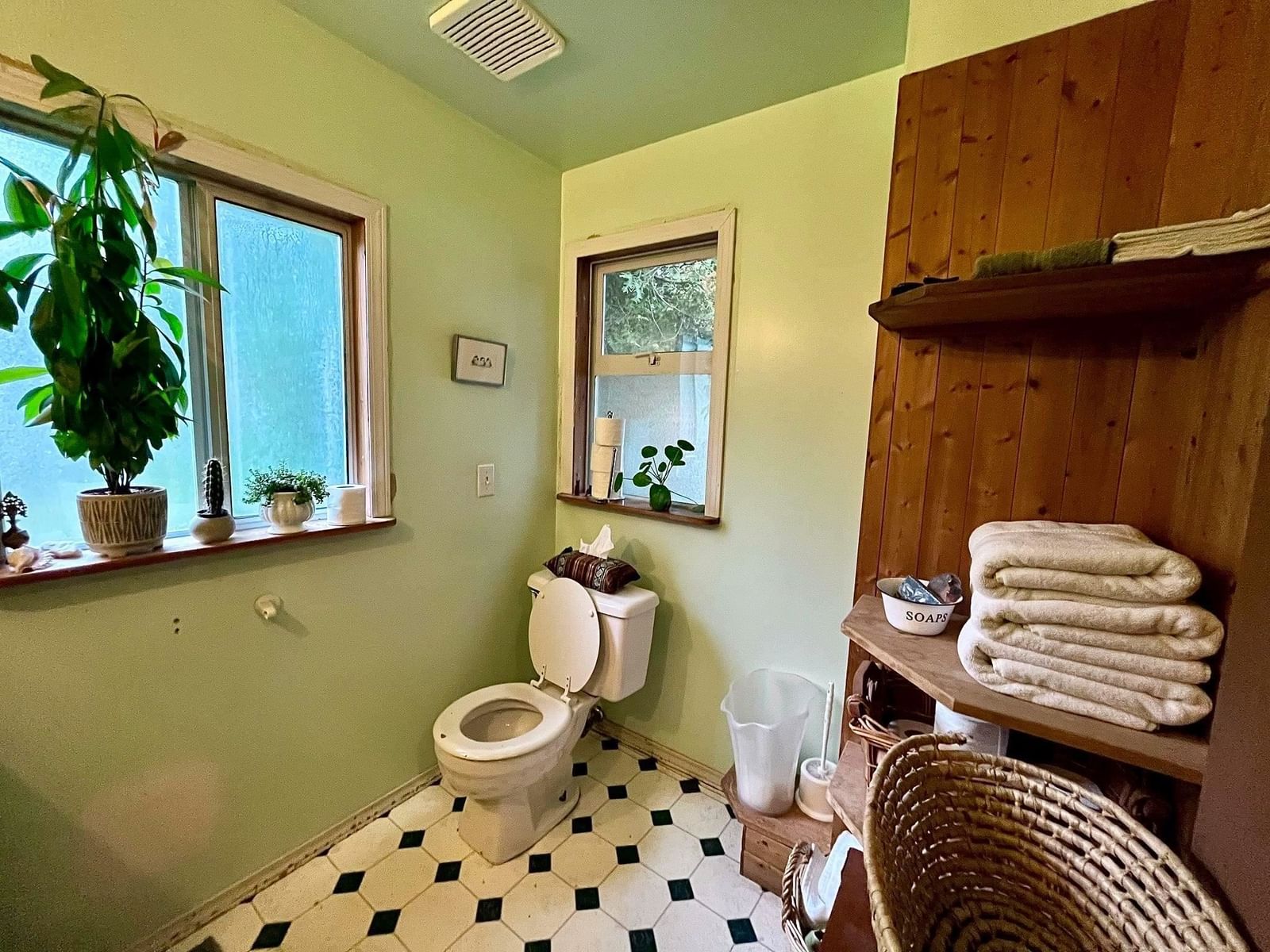 Listing Image 11