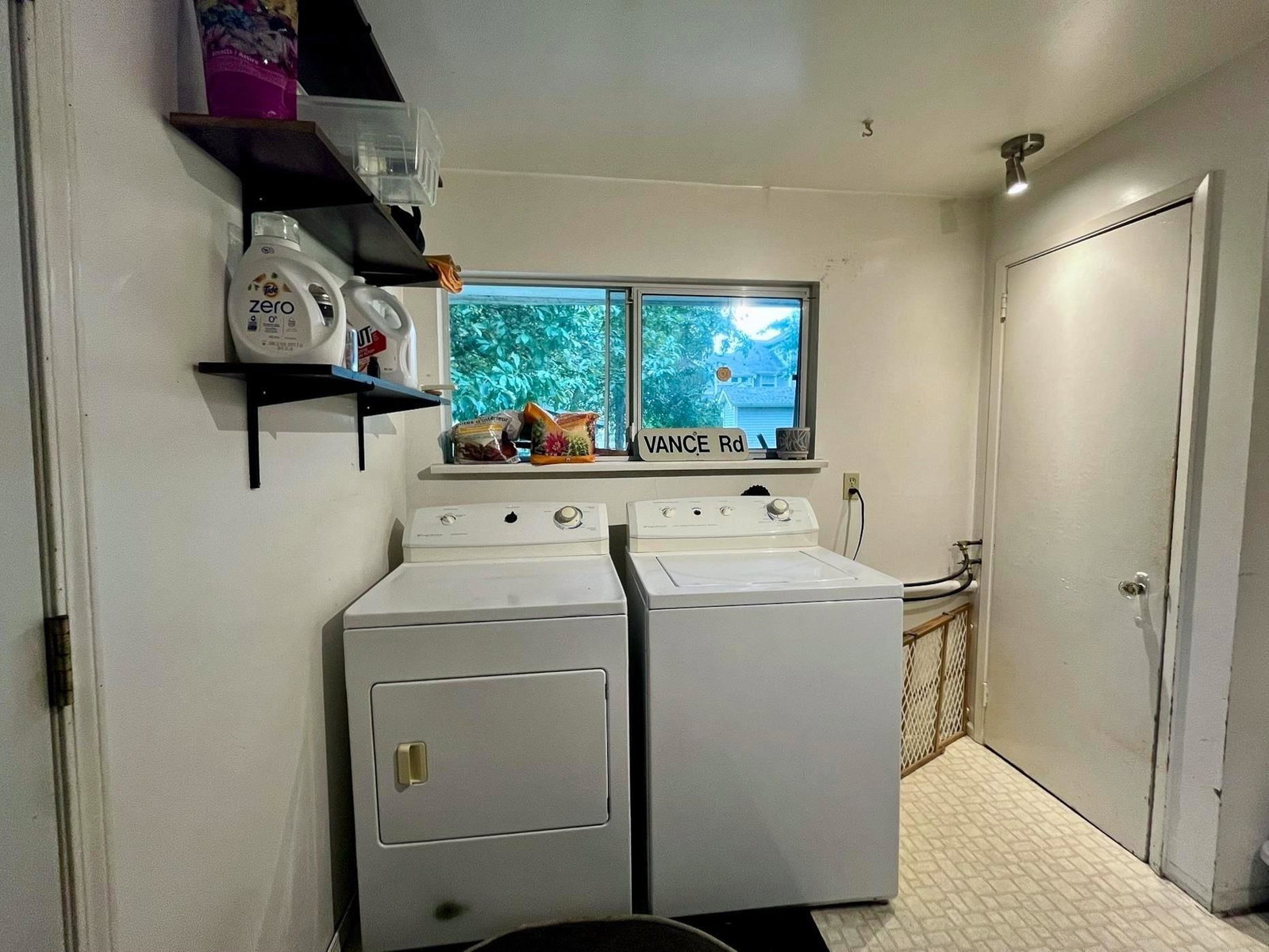 Listing Image 18