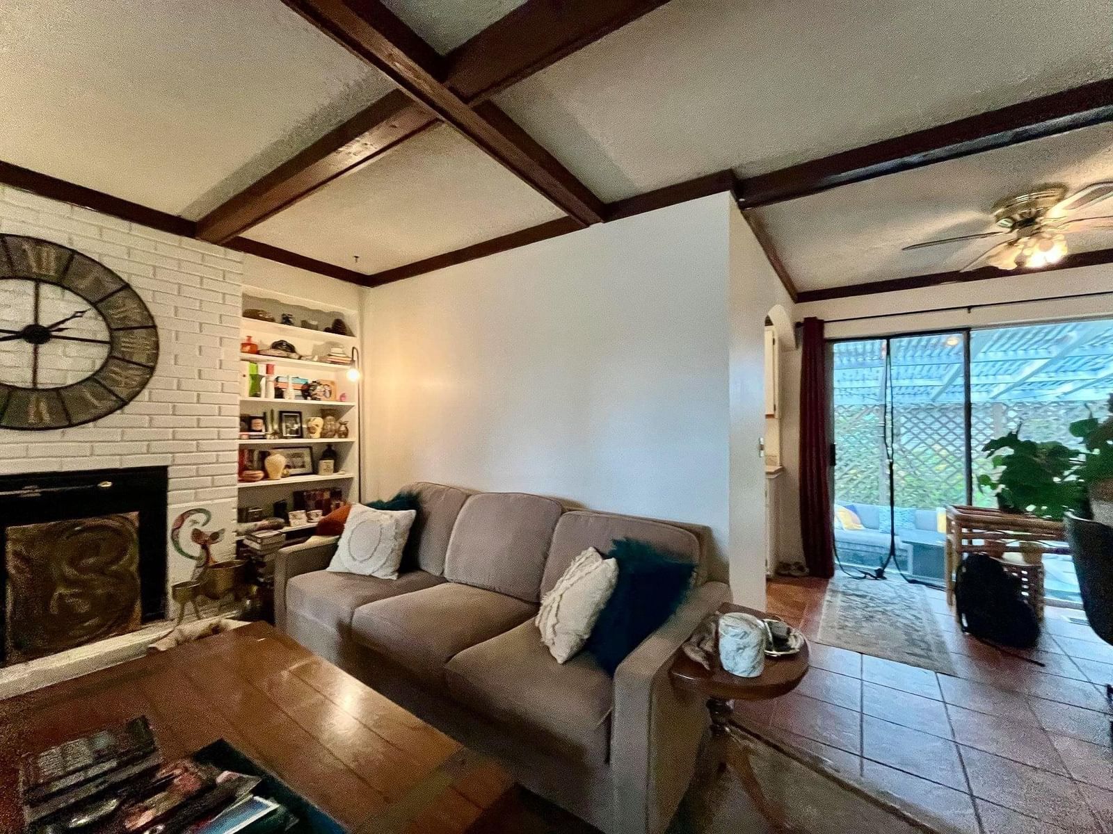 Listing Image 9