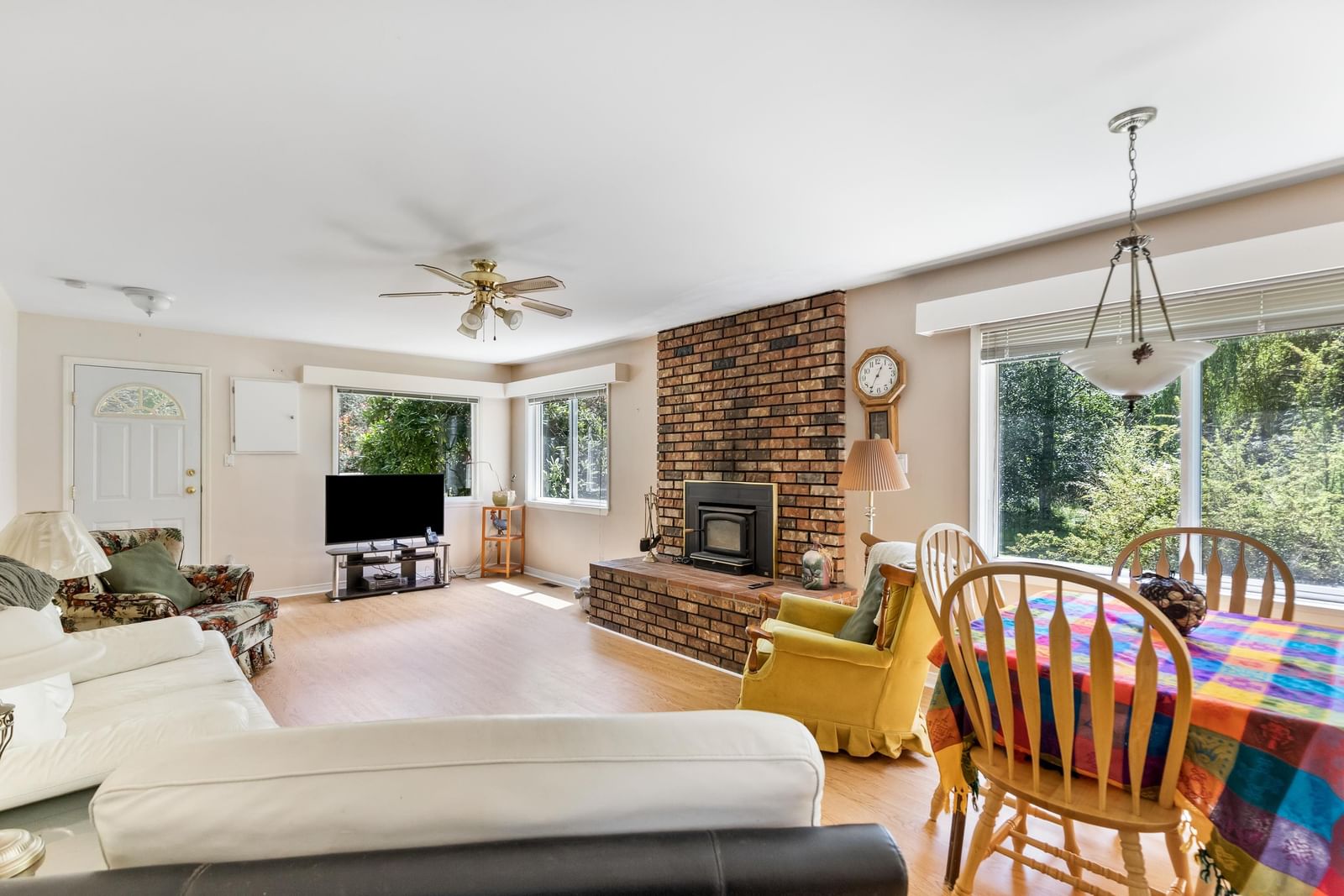 Listing Image 8