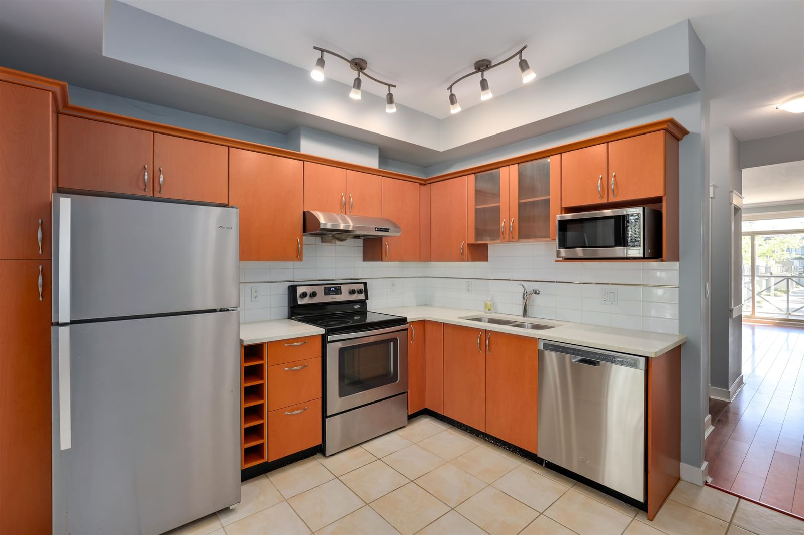 Listing Image 8