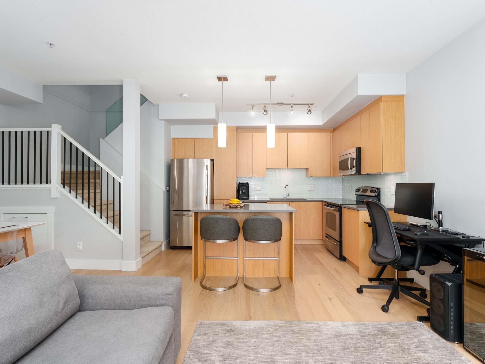 Listing Image 11