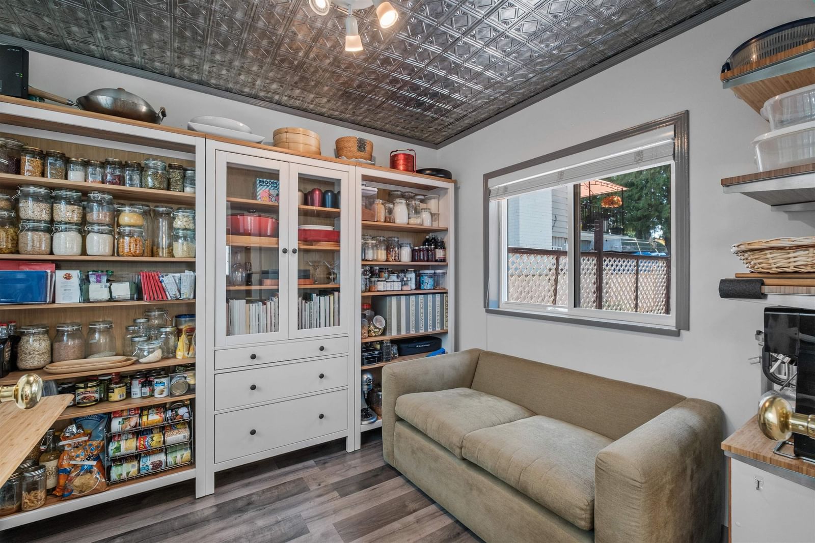 Listing Image 10