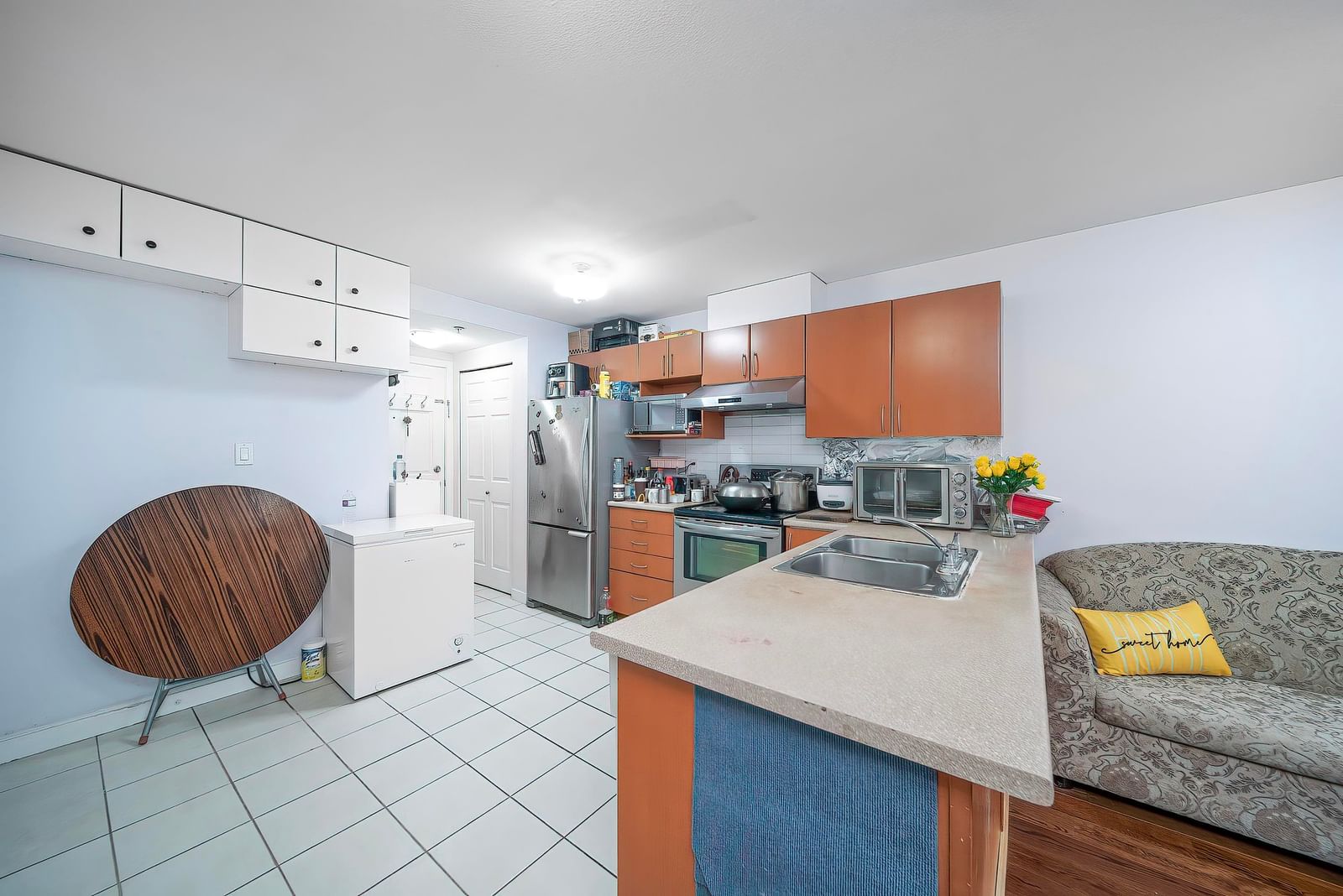 Listing Image 6