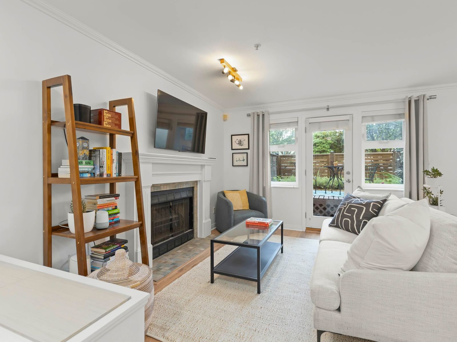 Listing Image 14