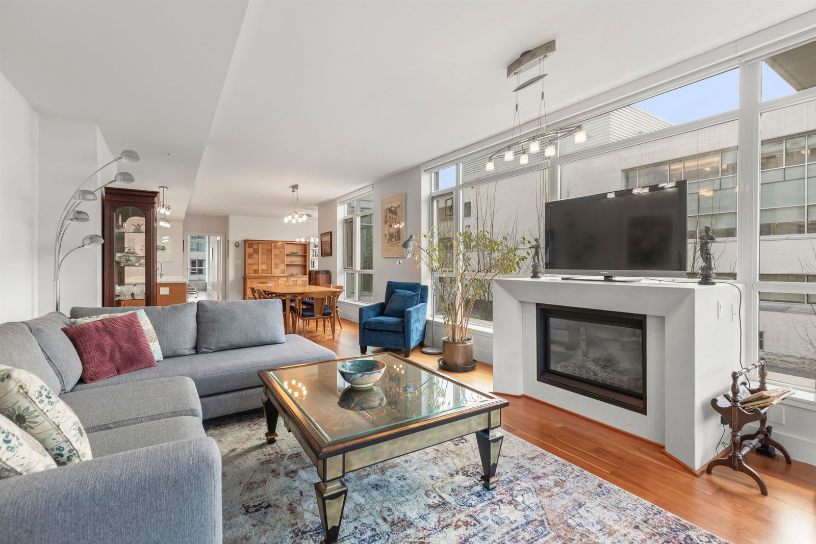 Listing Image 14