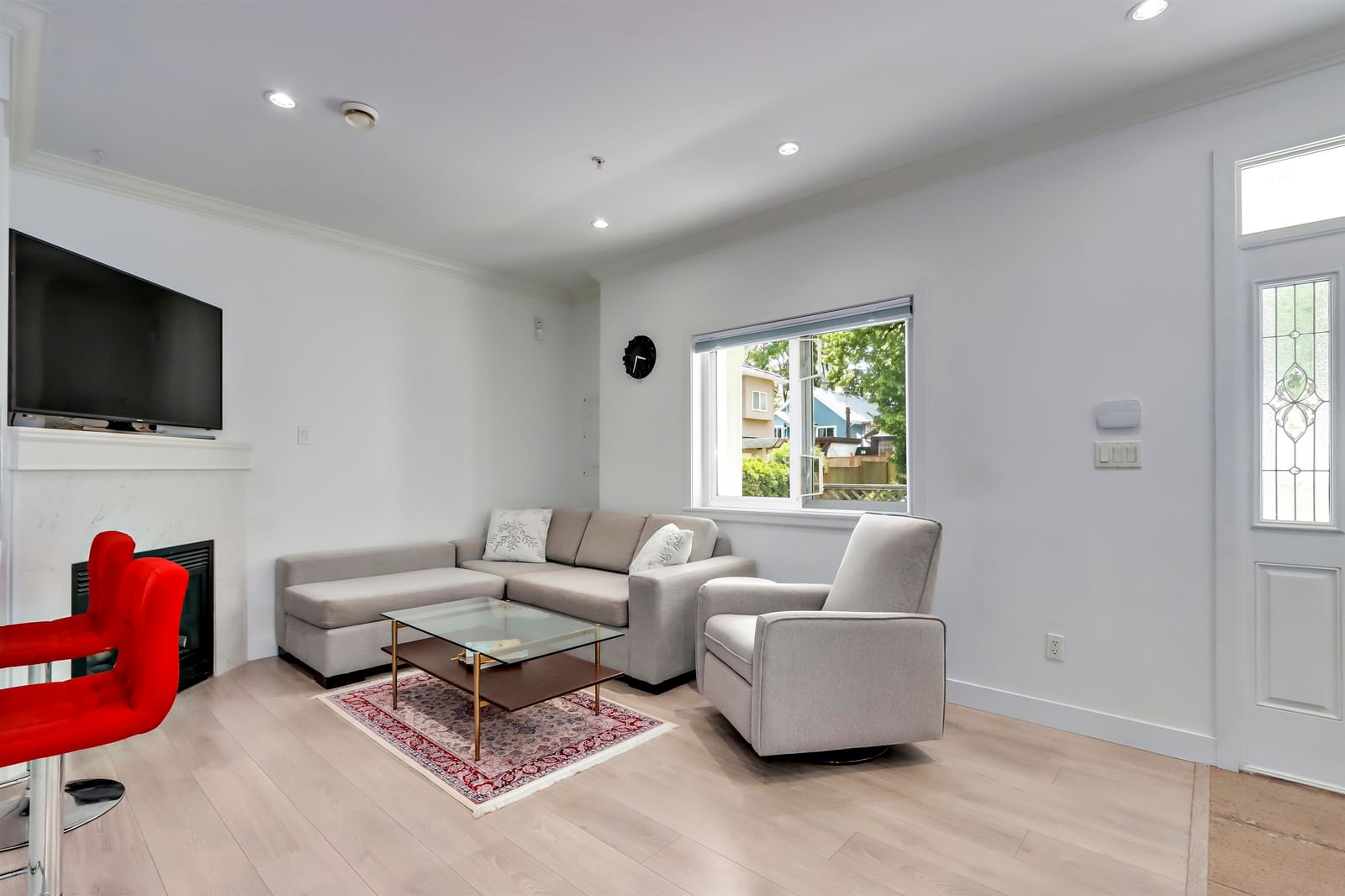 Listing Image 6