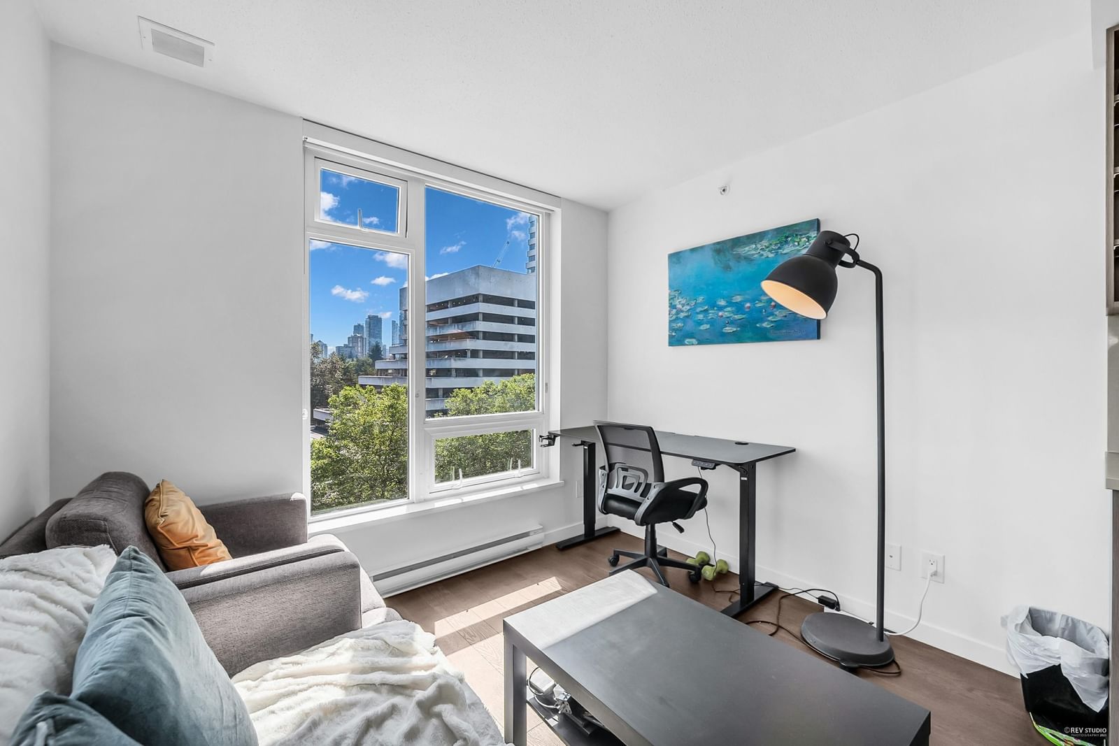Listing Image 8