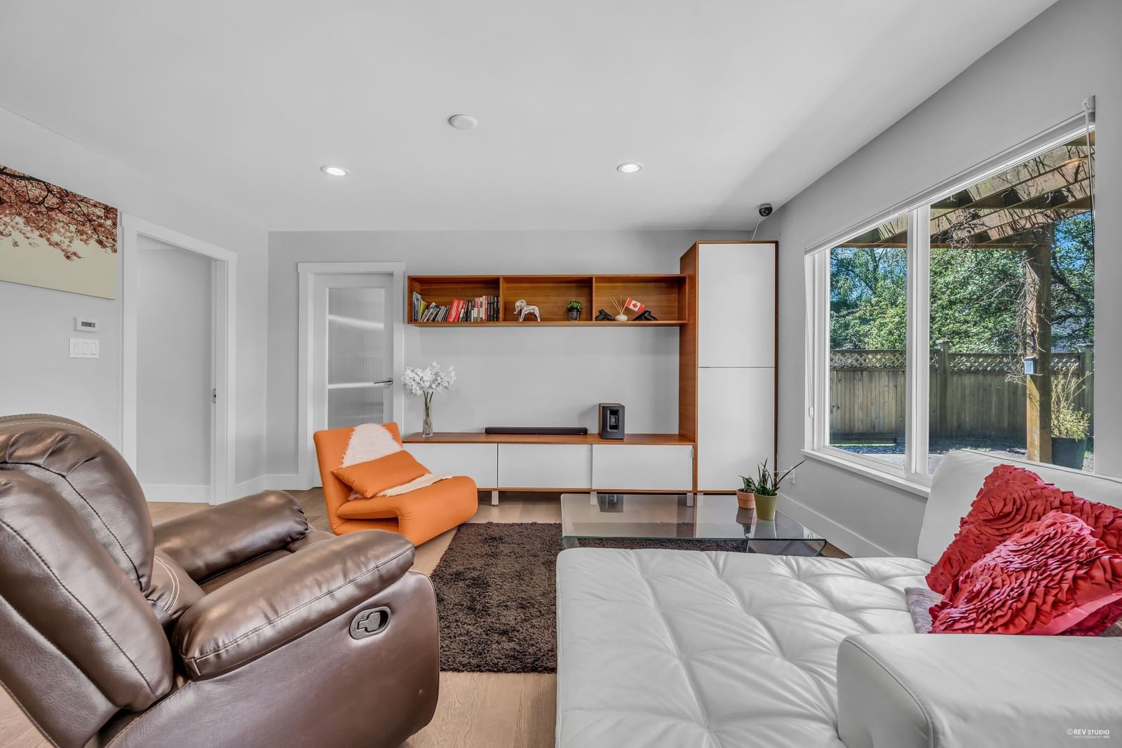 Listing Image 16