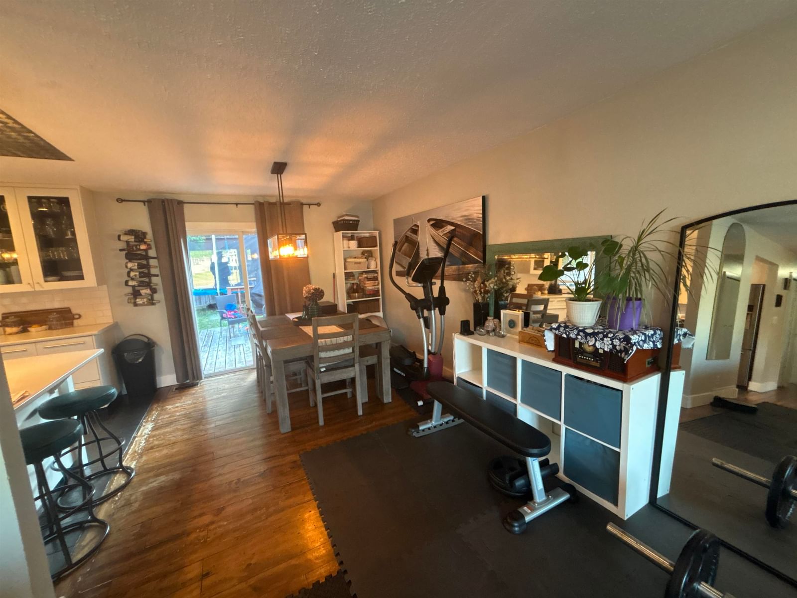 Listing Image 8