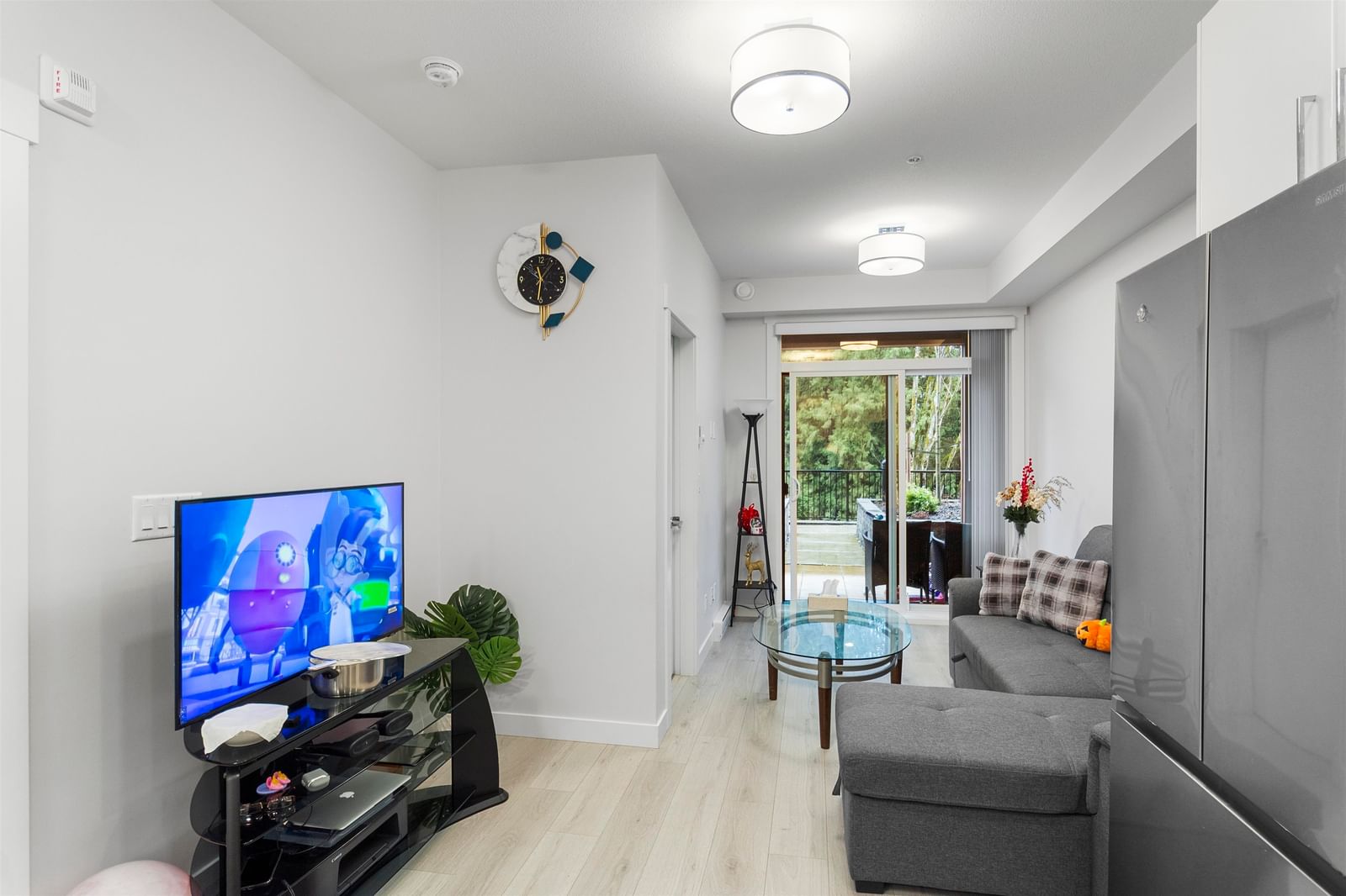Listing Image 11