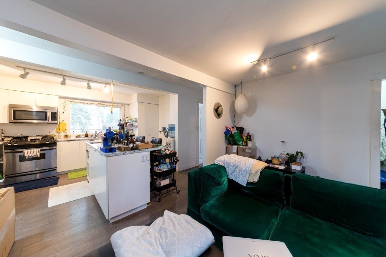 Listing Image 12