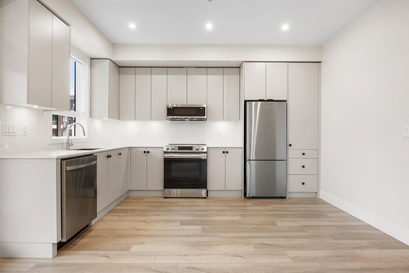 510 - 45505 Campus Drive, Chilliwack, V2R 6L2 | Image 2