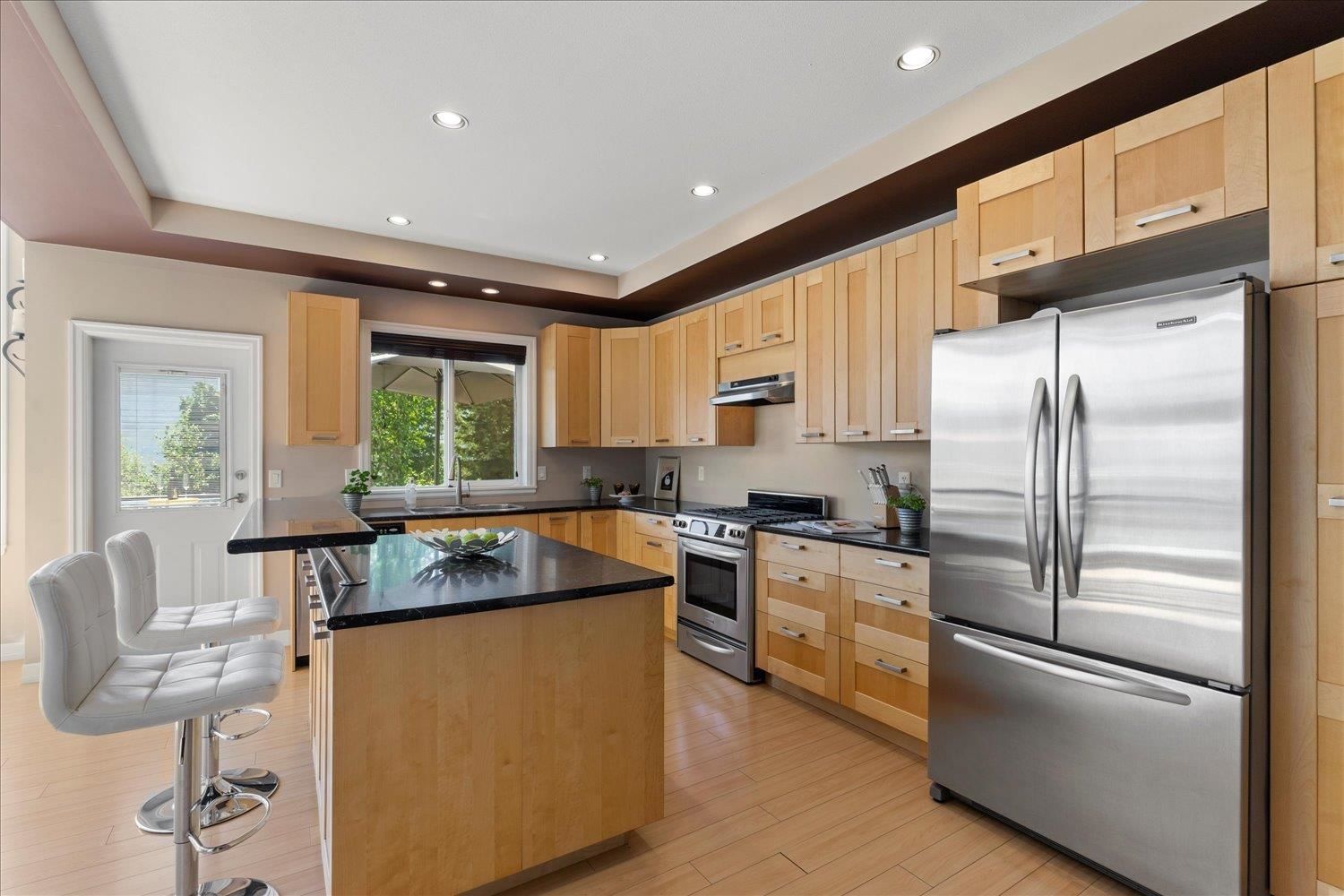 Listing Image 11