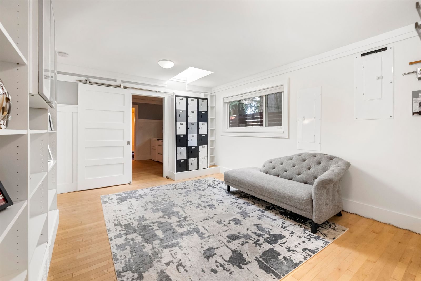 Listing Image 16