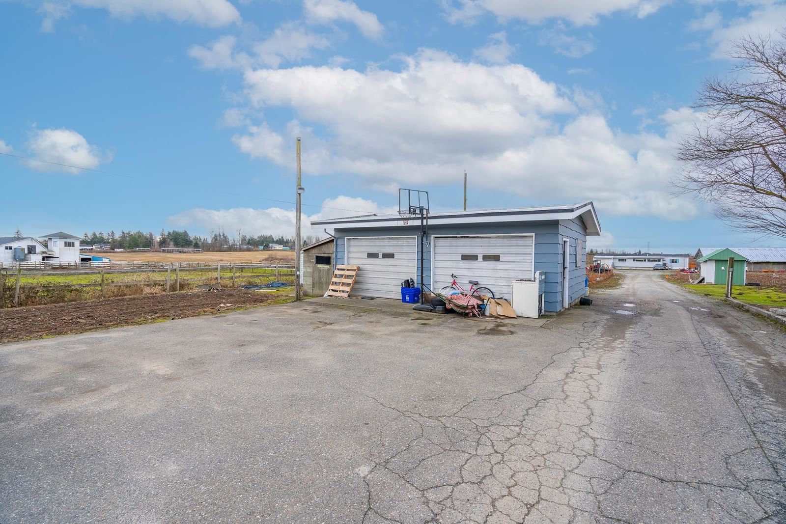 Listing Image 11