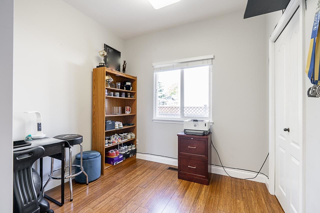 Listing Image 12