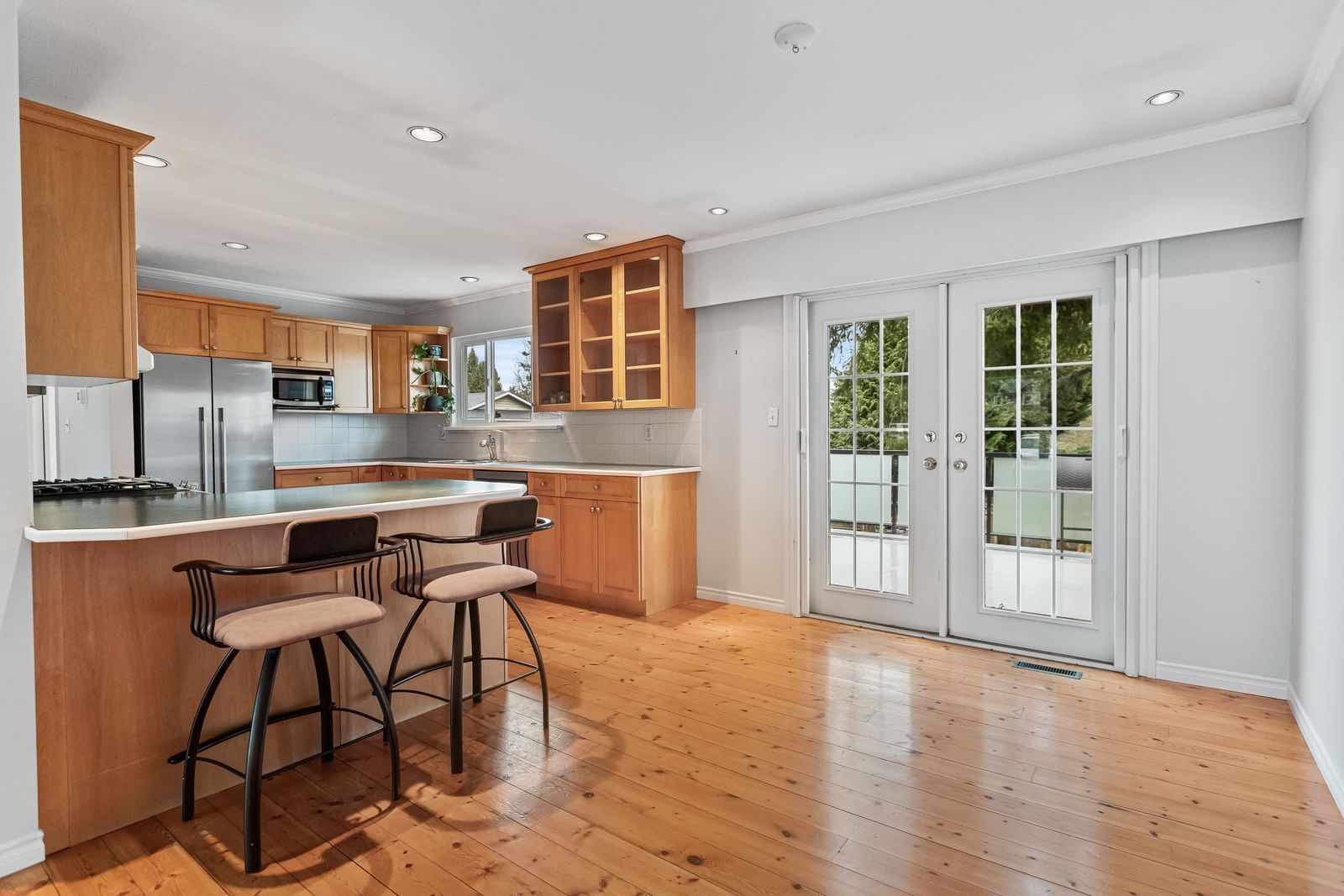 Listing Image 12