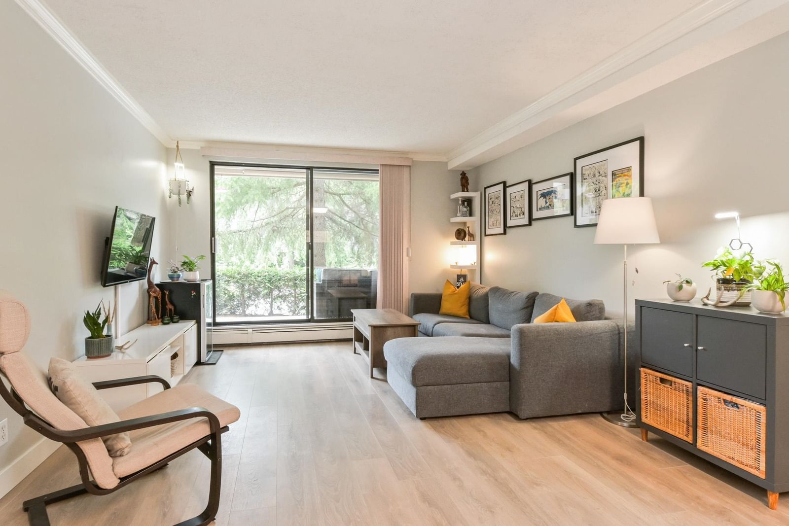 Listing Image 10