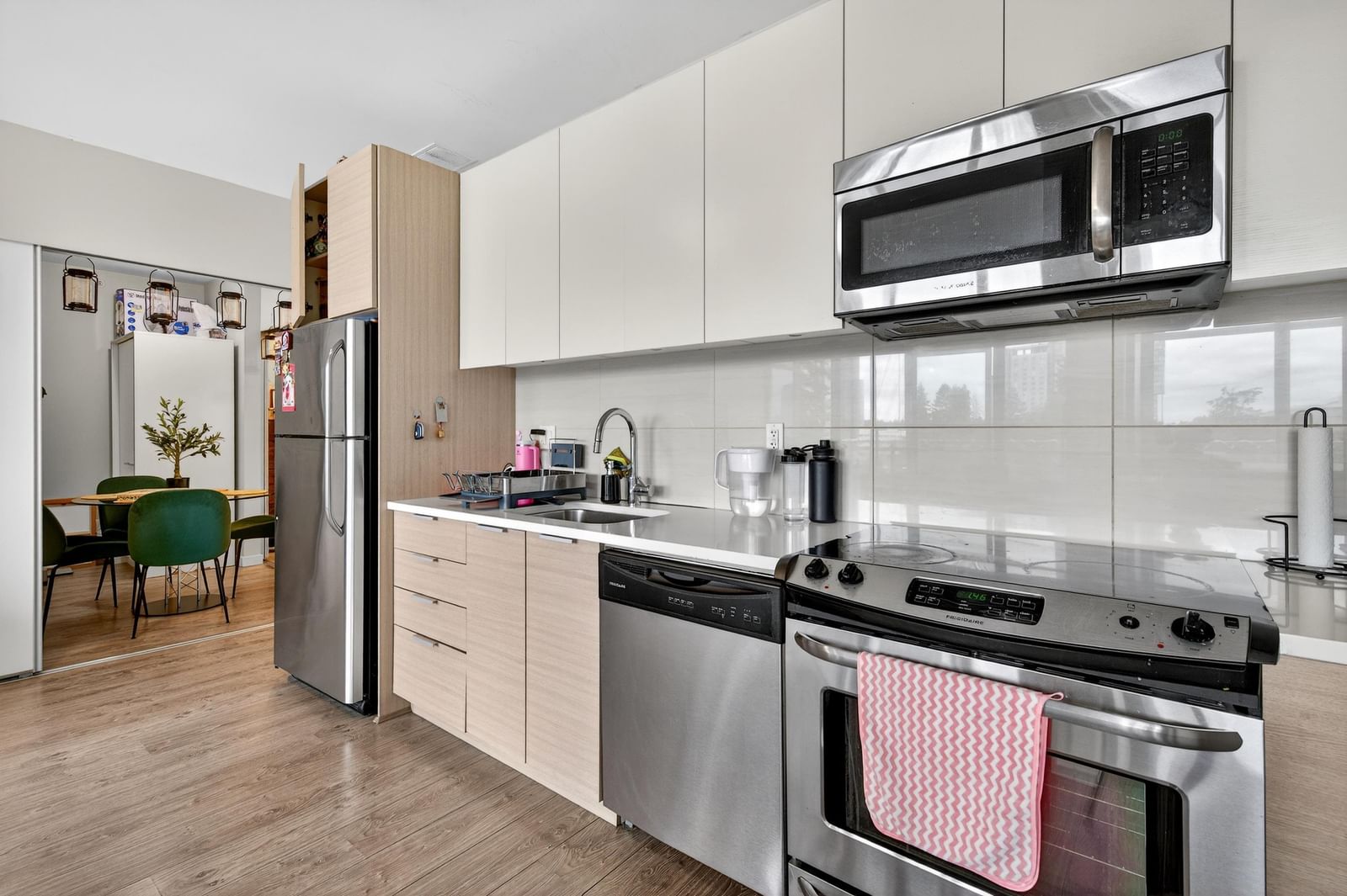 Listing Image 10