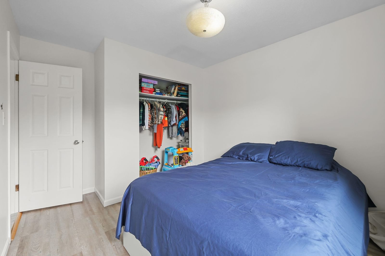 Listing Image 17