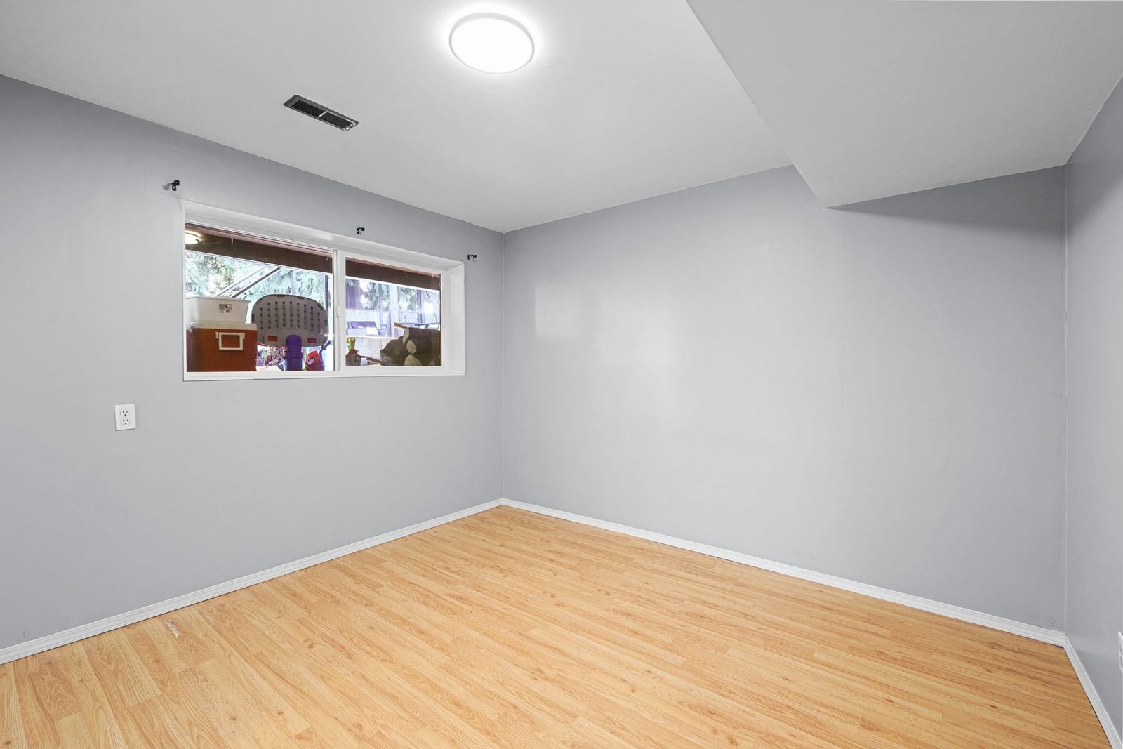 Listing Image 29