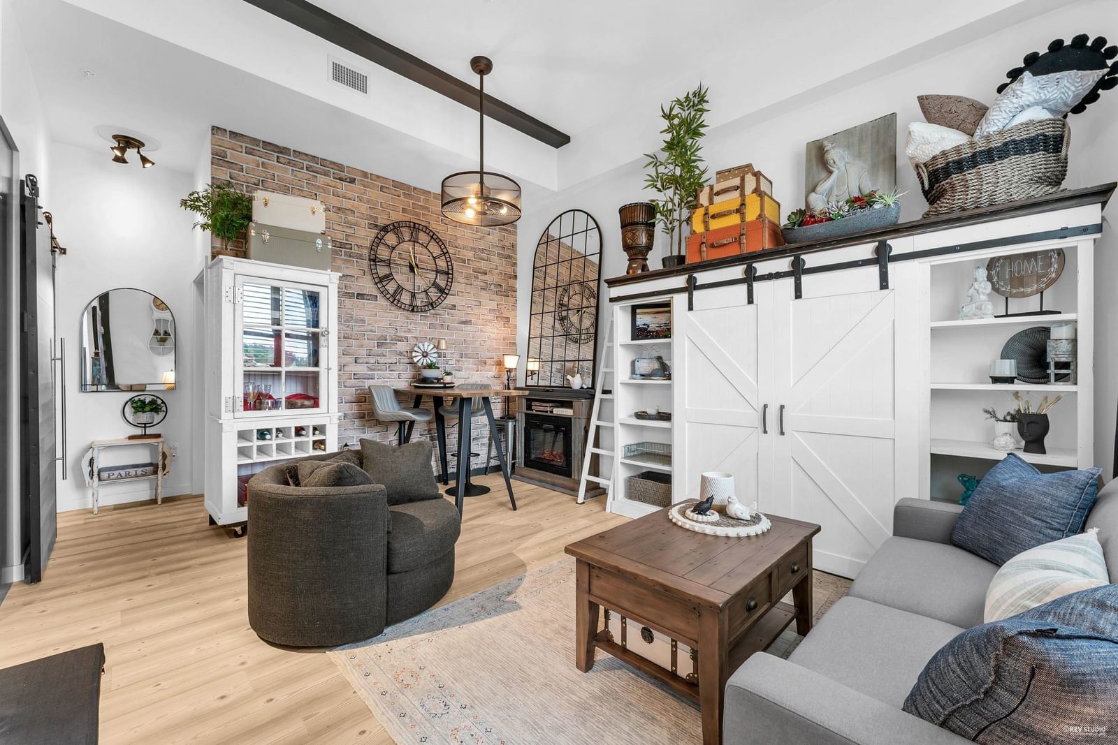 Listing Image 15