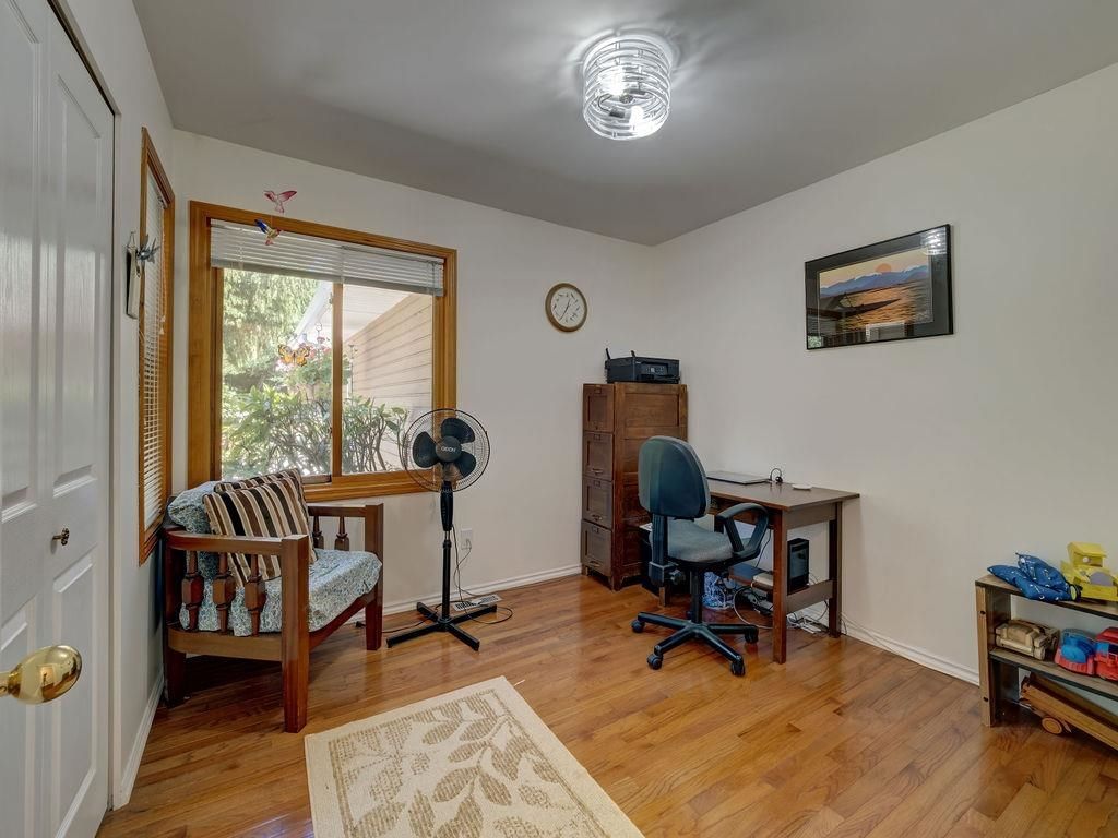 Listing Image 18