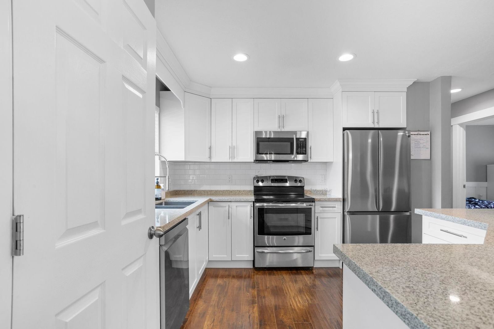 Listing Image 13