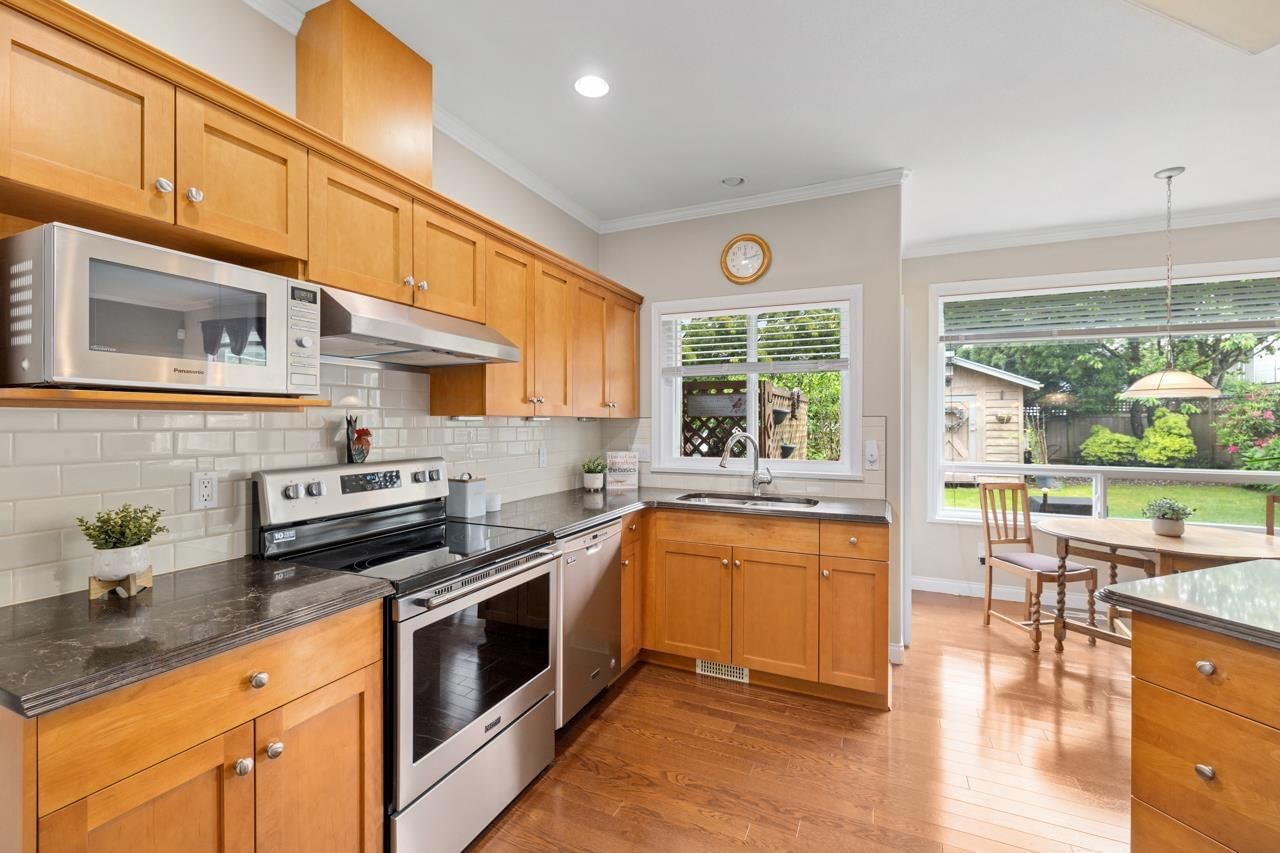 Listing Image 11