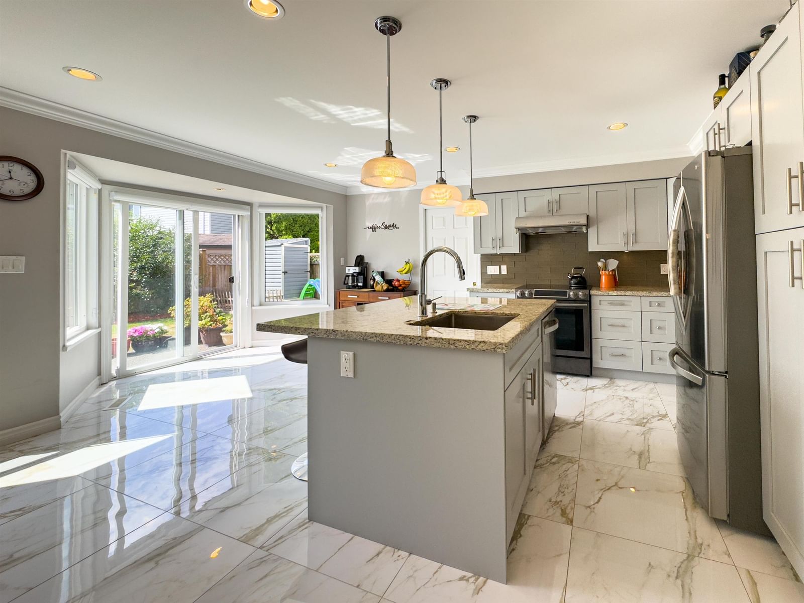 Listing Image 10