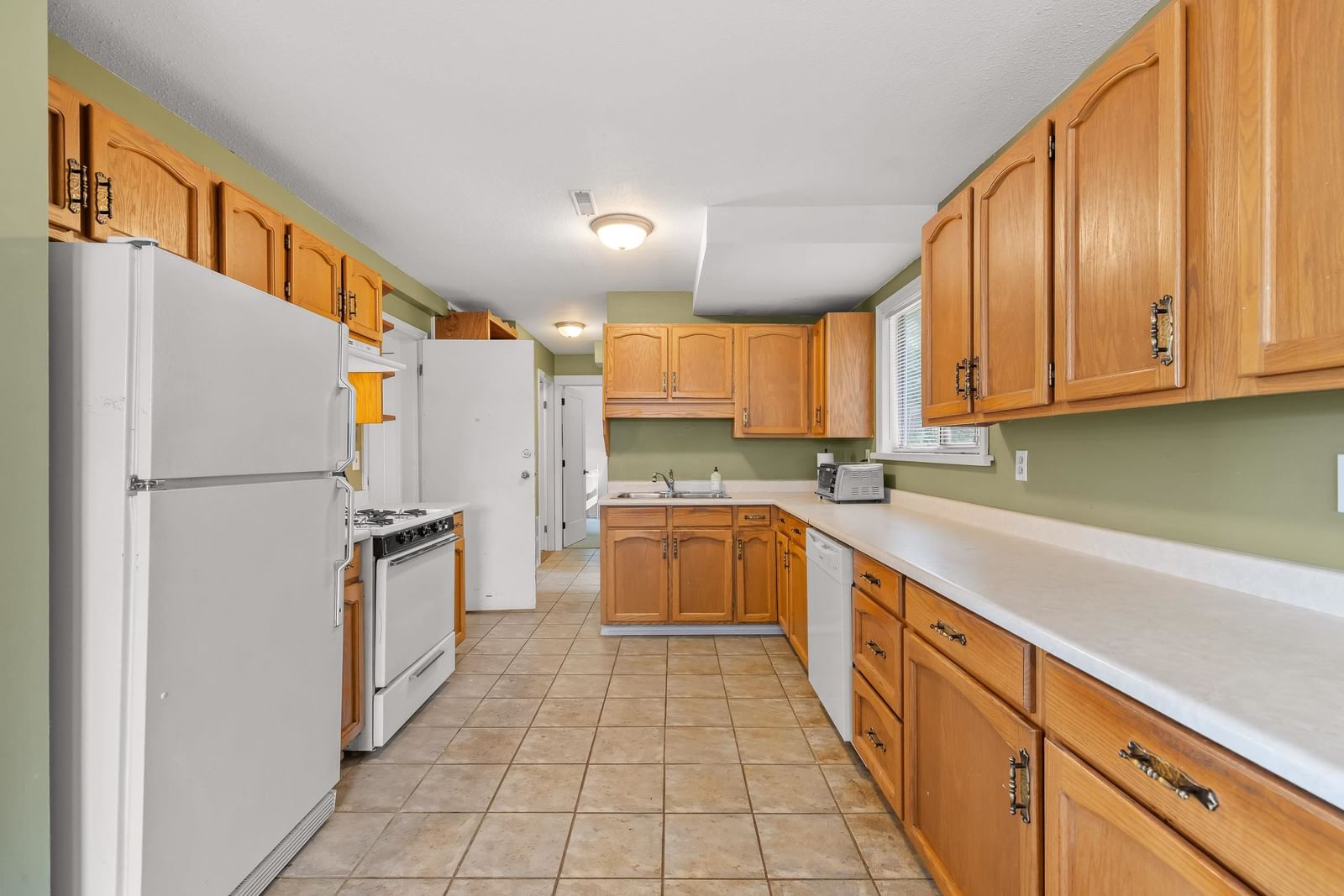 Listing Image 23