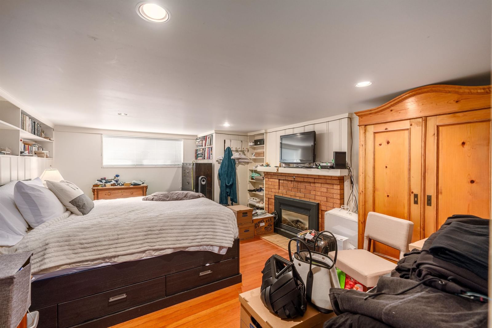 Listing Image 19