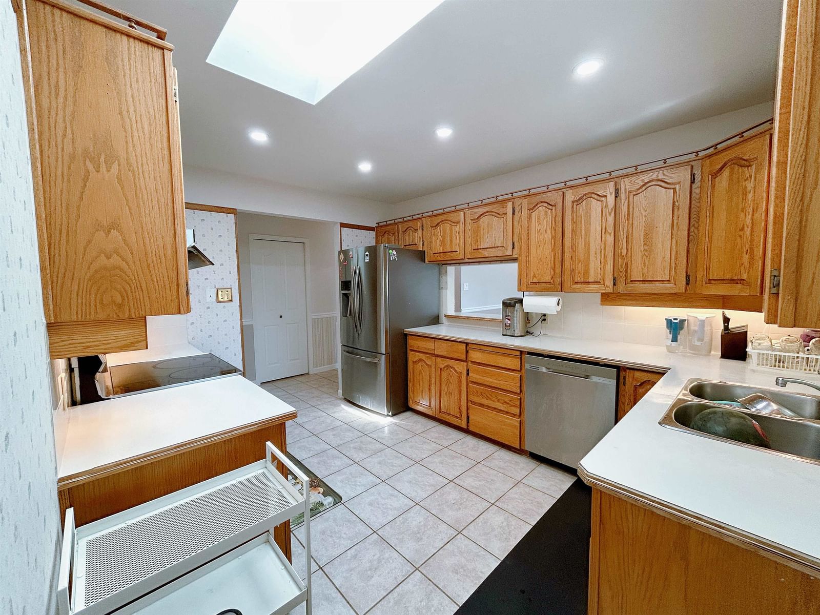 Listing Image 11