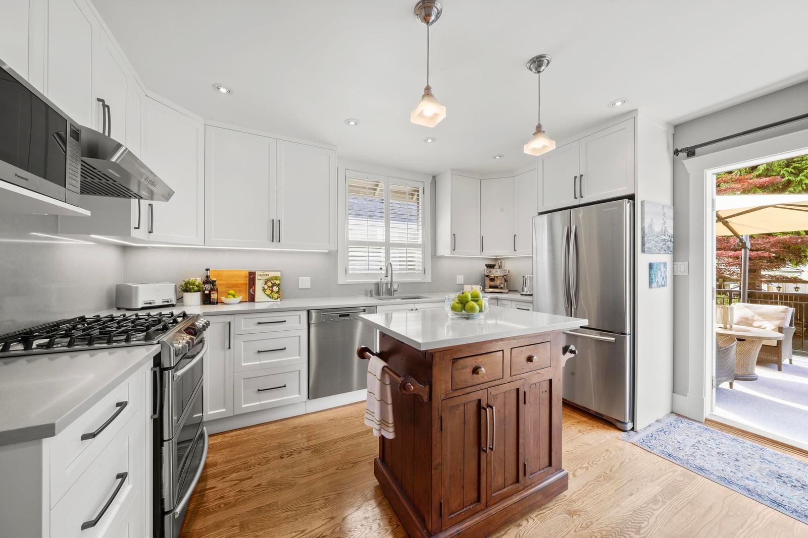 Listing Image 11