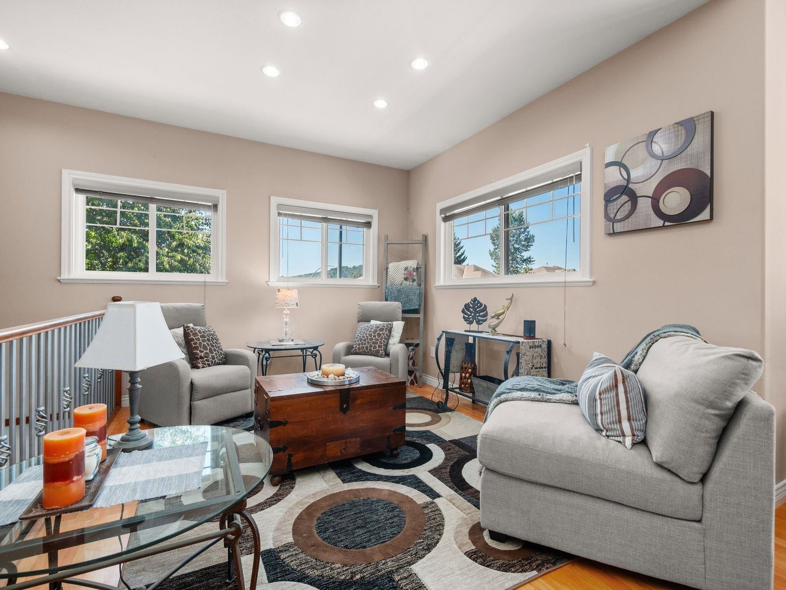 Listing Image 11