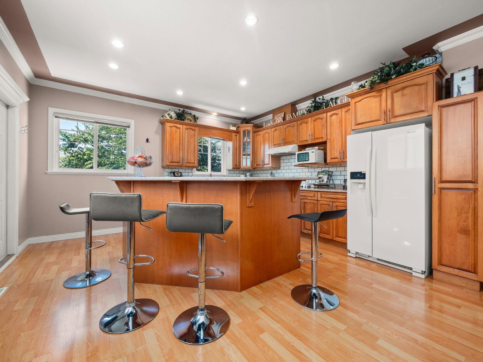 Listing Image 18