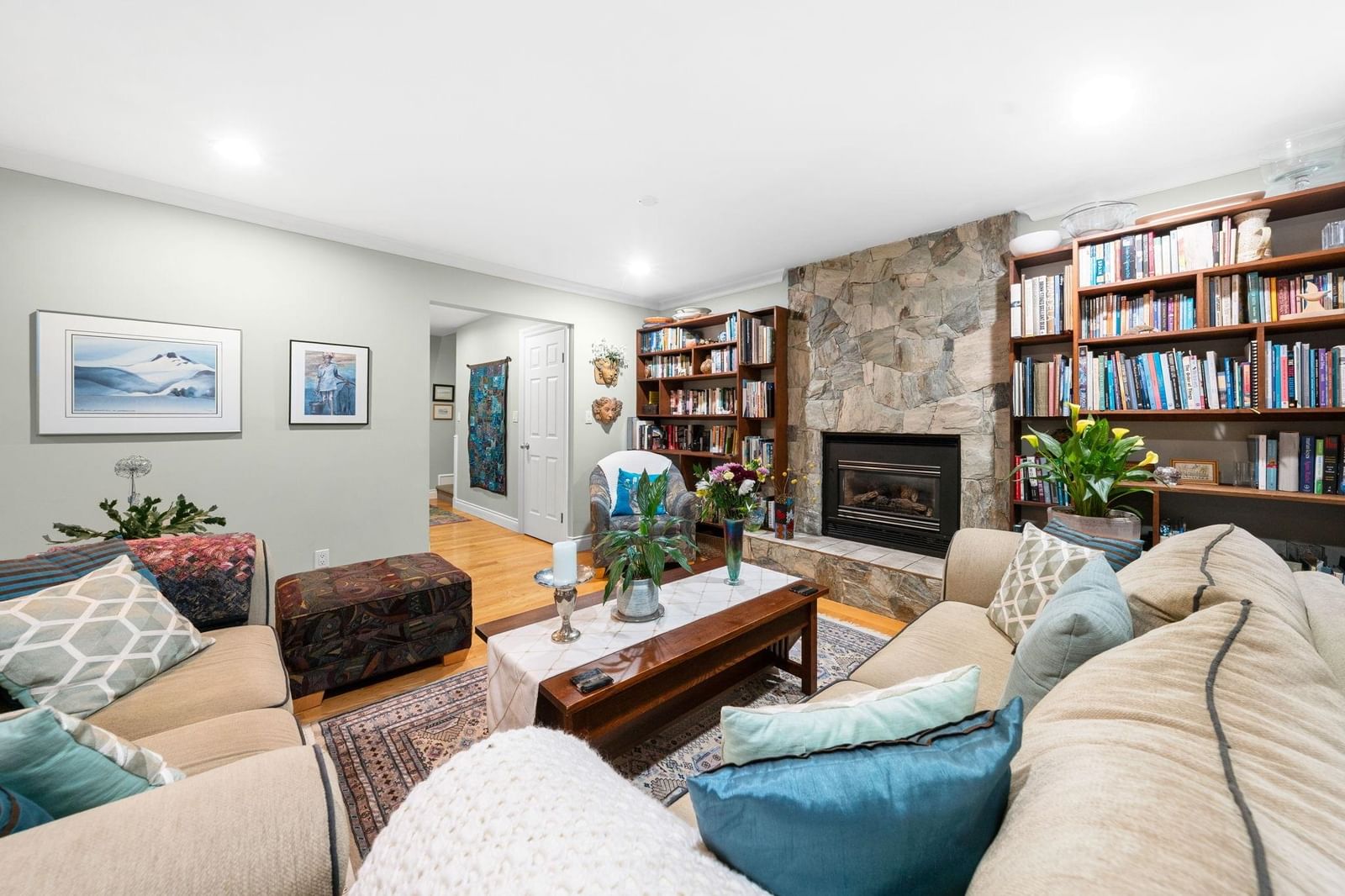 Listing Image 12