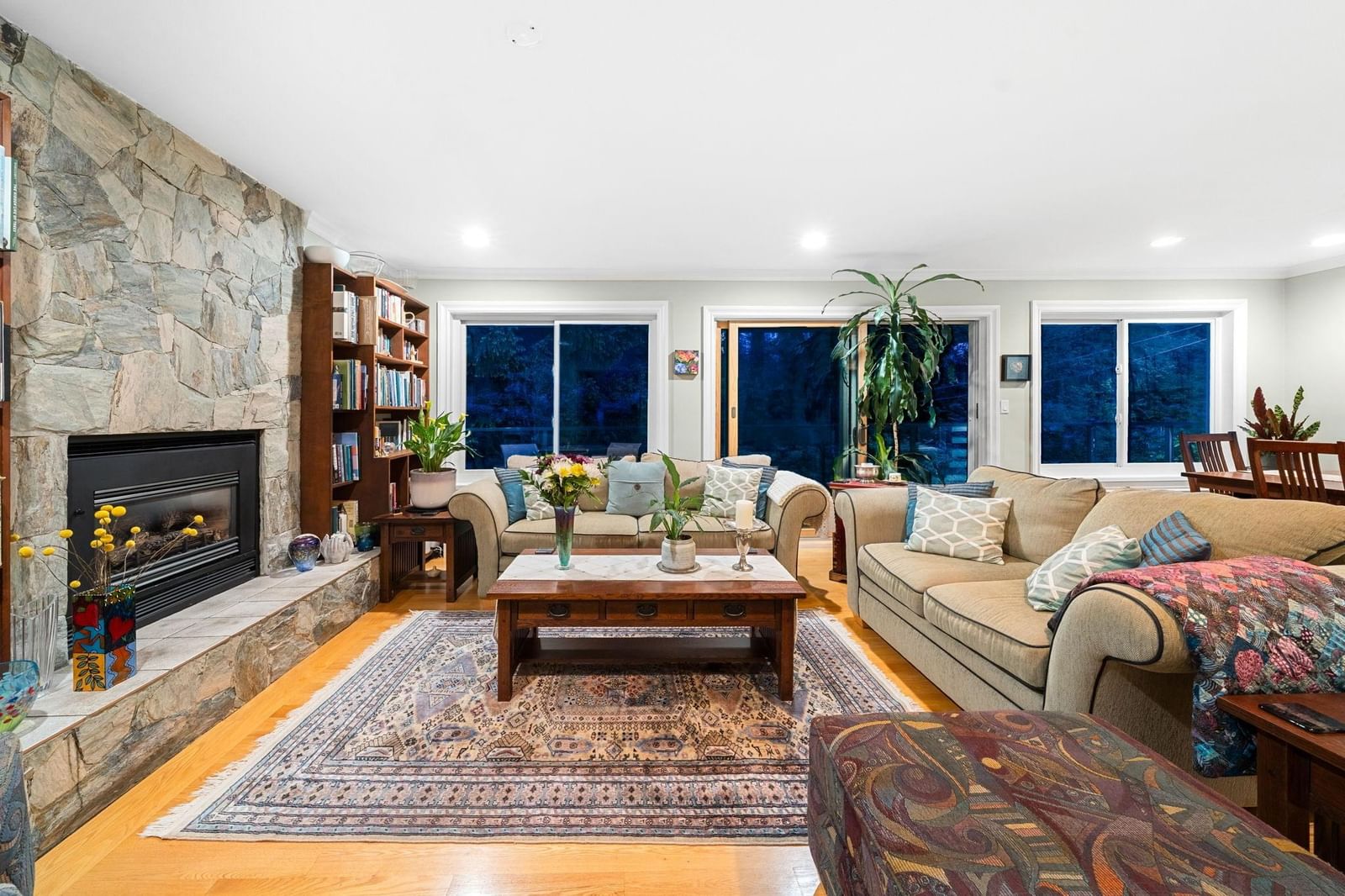 Listing Image 14