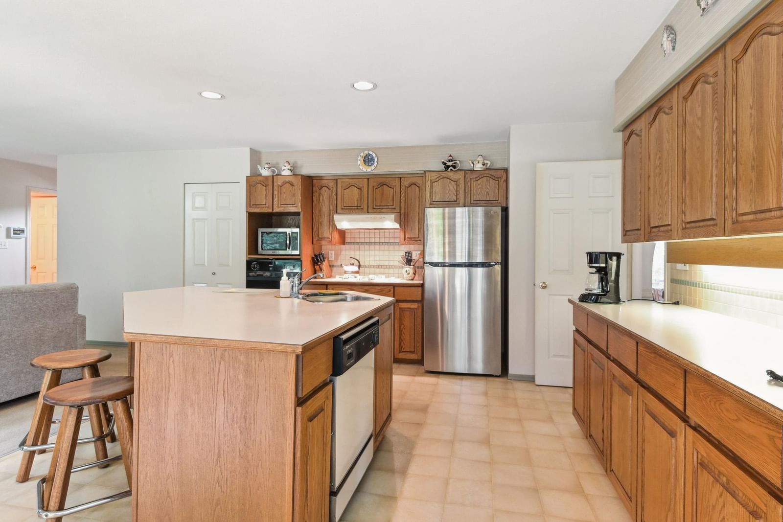 Listing Image 11
