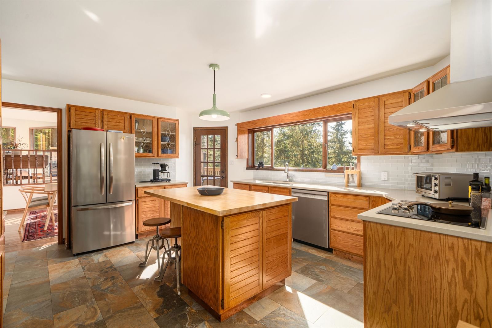 Listing Image 8