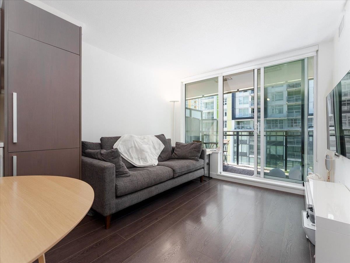 Listing Image 10