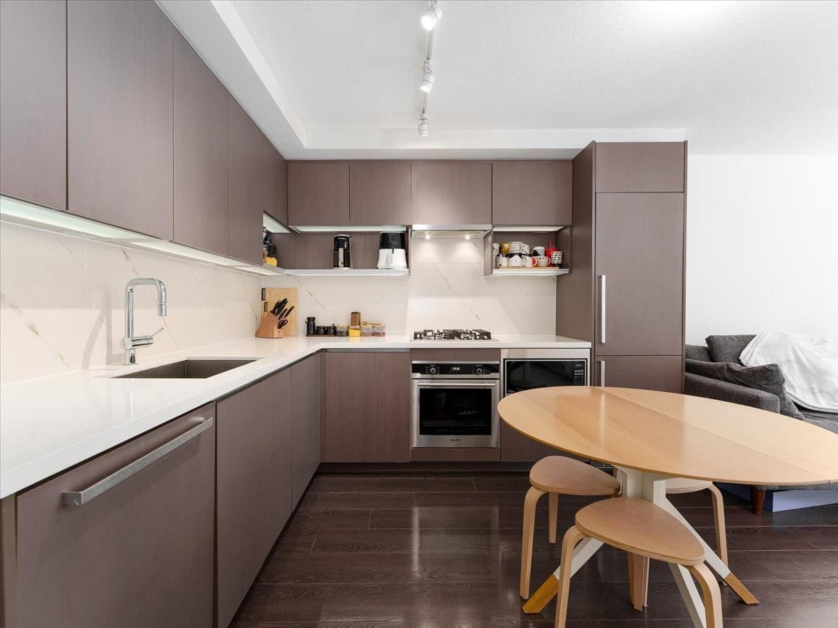 Listing Image 5