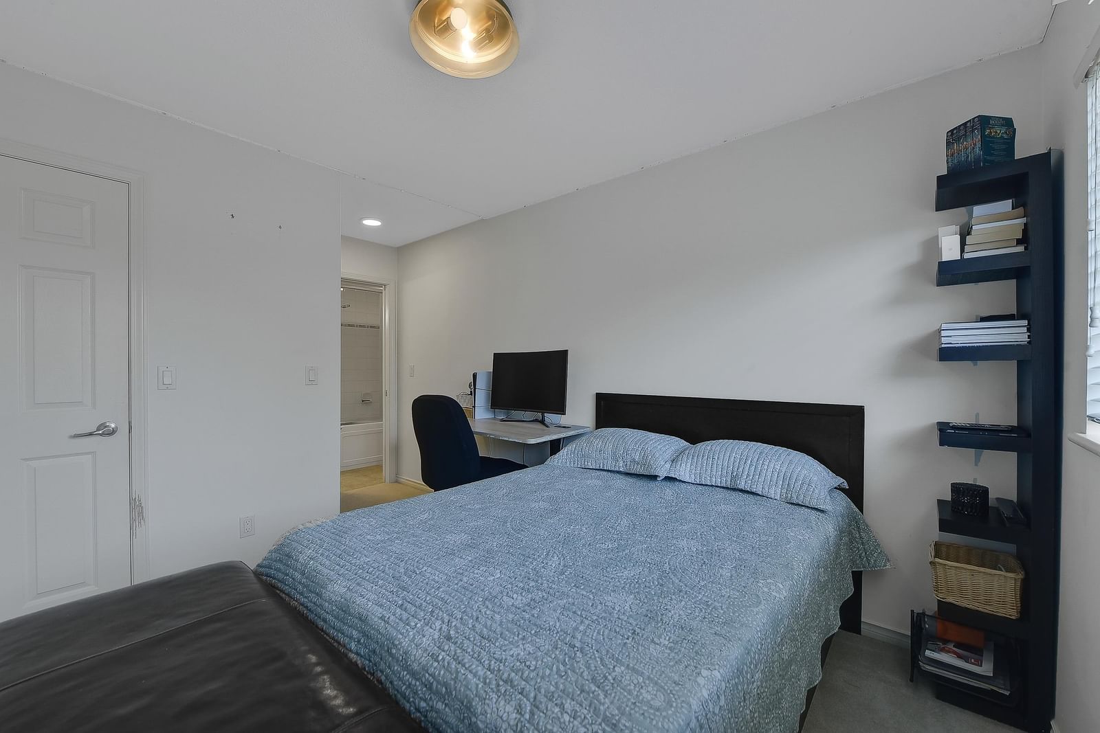 Listing Image 26